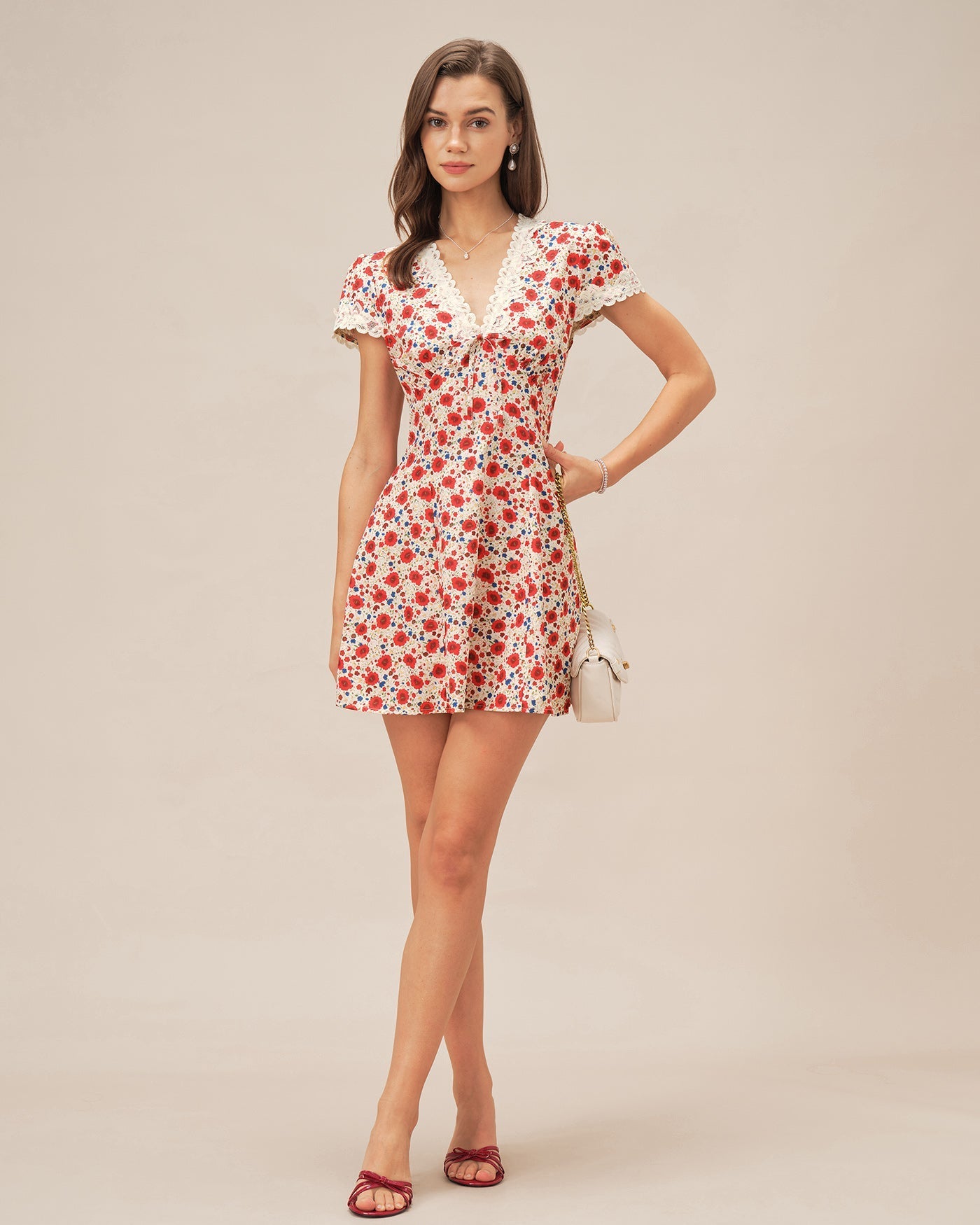 Vestido Mini Floral con Encaje Manga Casquillo — Rojo