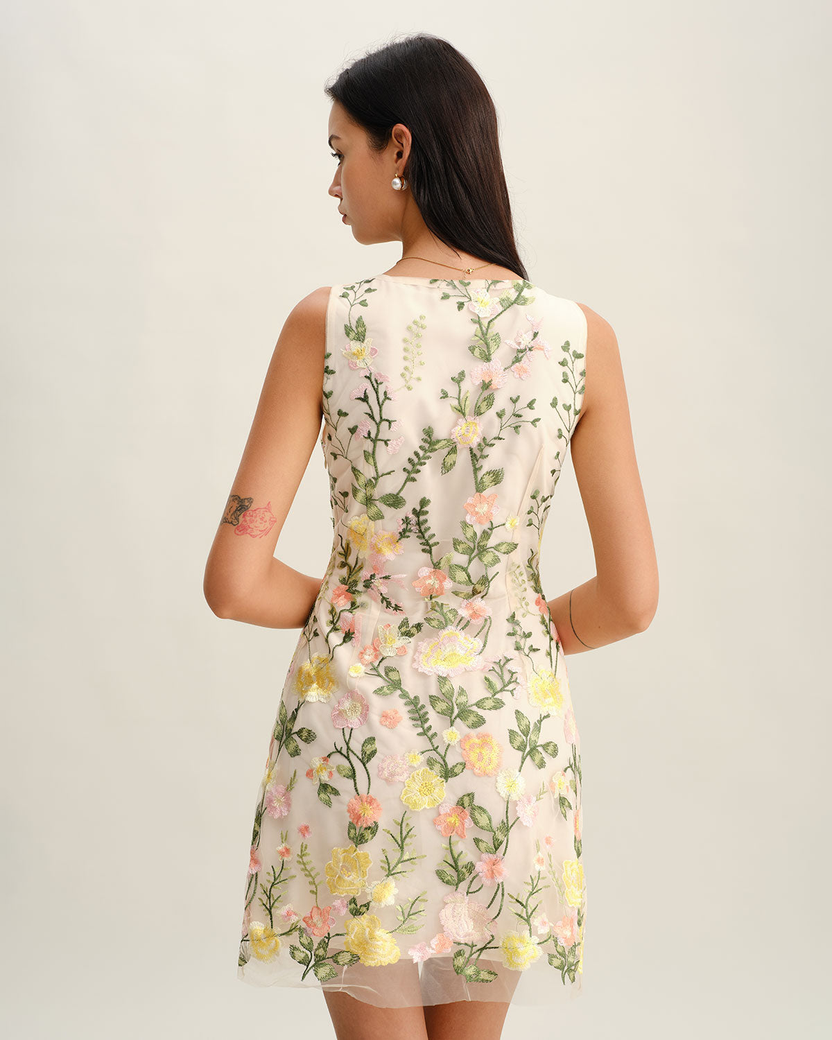 Vestido Mini Floral Sin Mangas — Amarillo