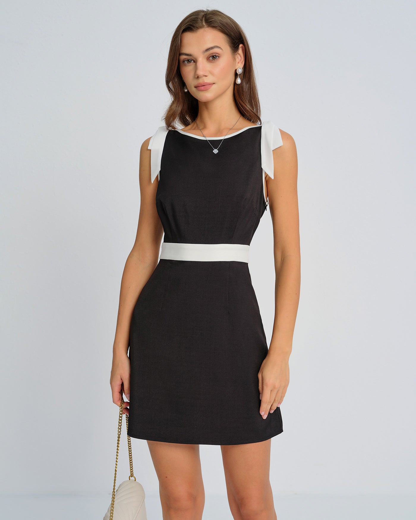 Vestido Mini con Lazo en Contraste — Negro