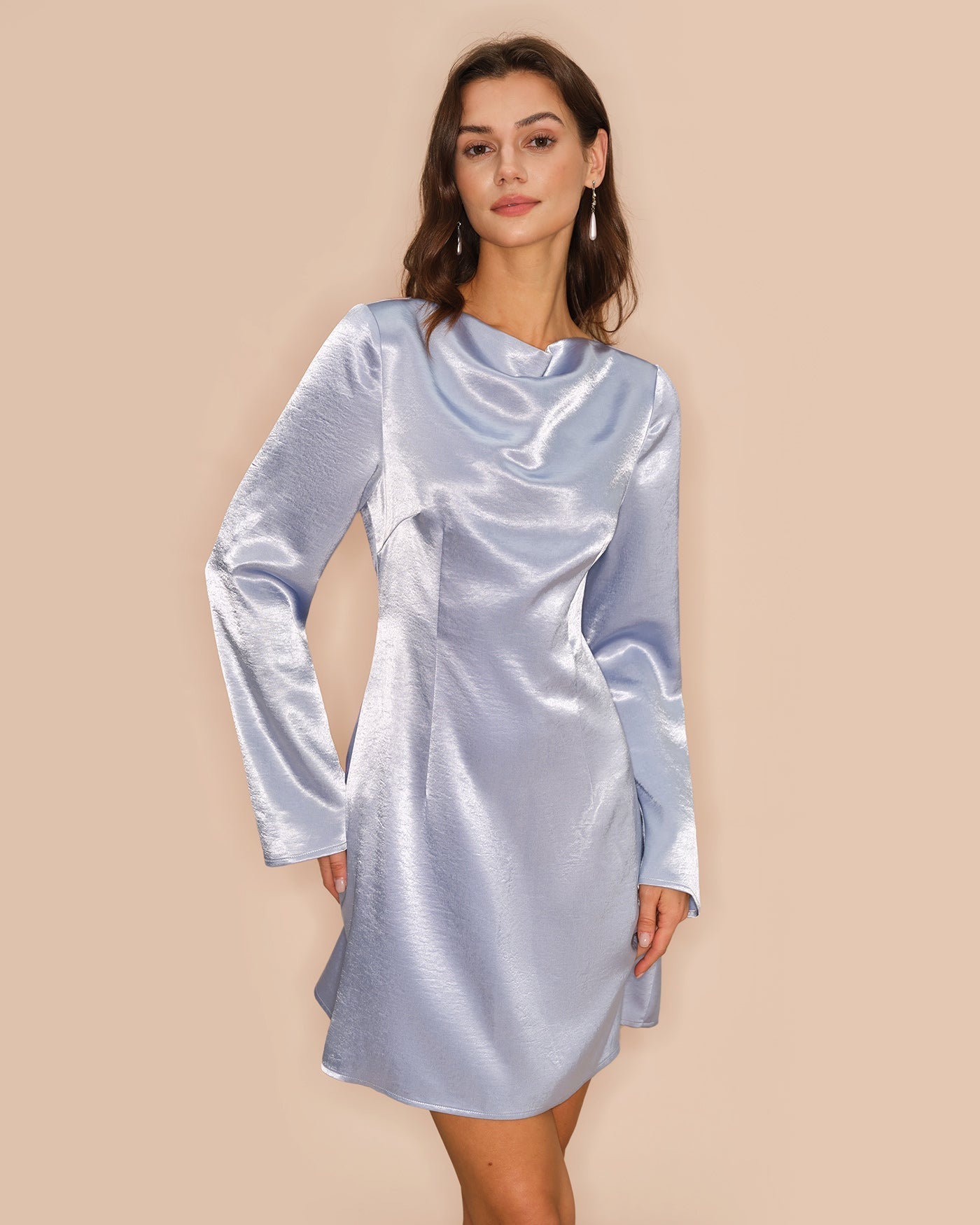 Vestido Mini Satinado Manga Campana — Azul