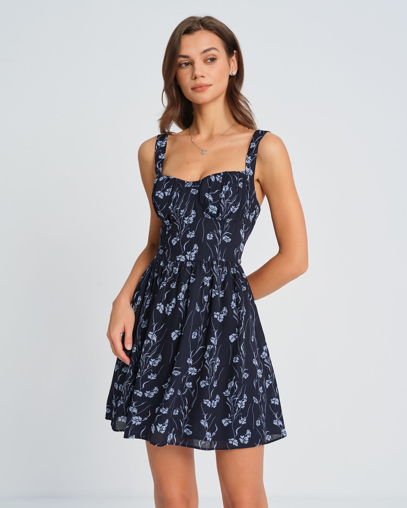 Vestido Mini Floral Escote Corazón — Marino