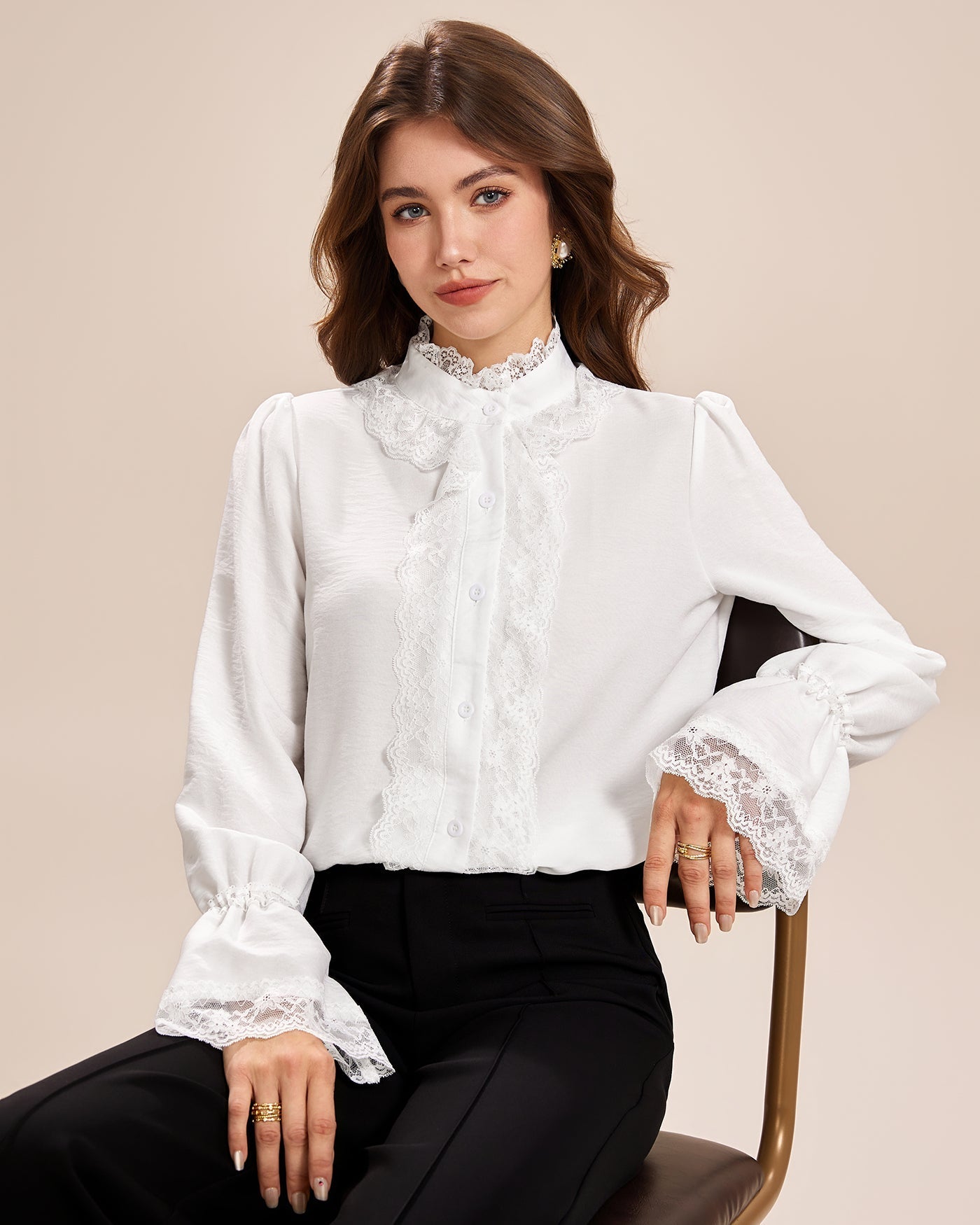 Camisa de Encaje Manga Poeta Cuello Alto — Blanco