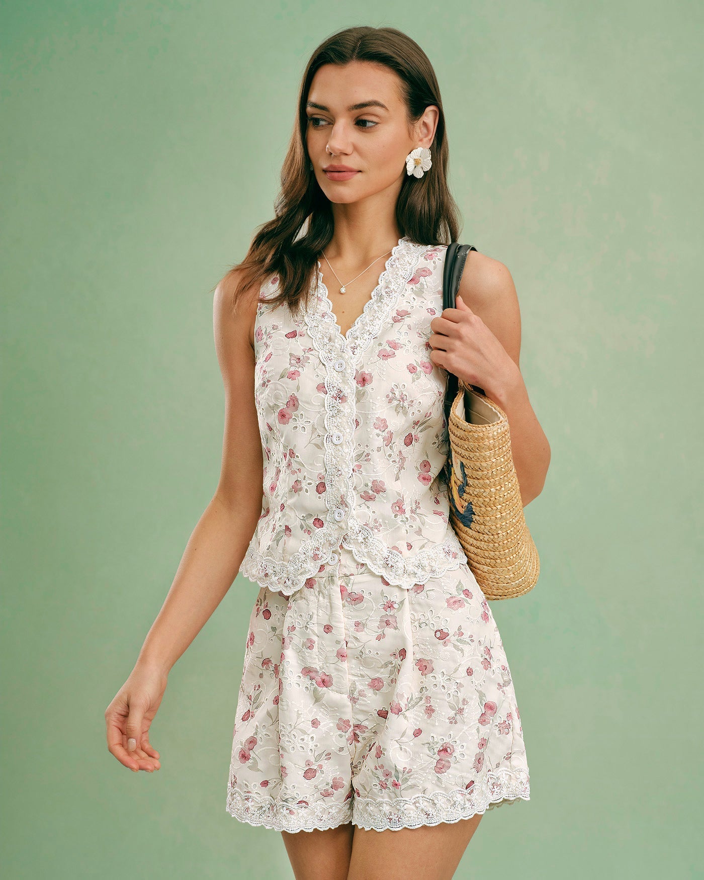 Shorts de Encaje con Bordado Floral — Multicolor