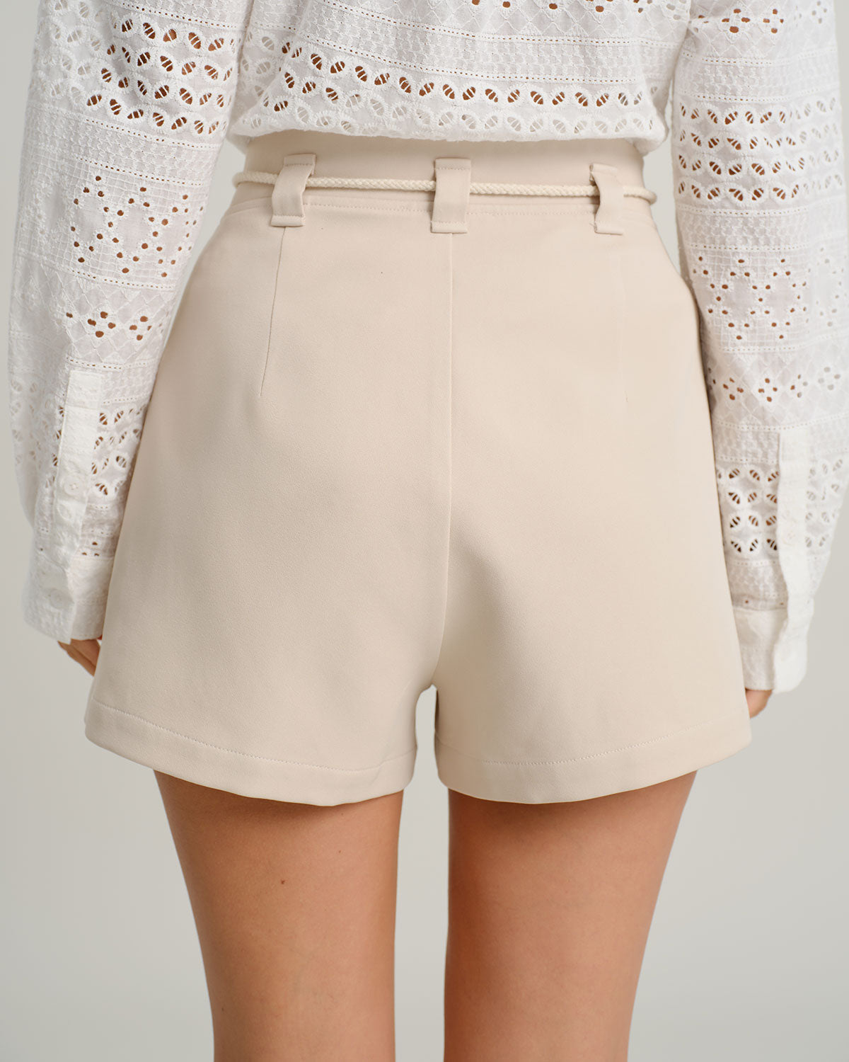 Shorts con Lazada y Bolsillos — Beige
