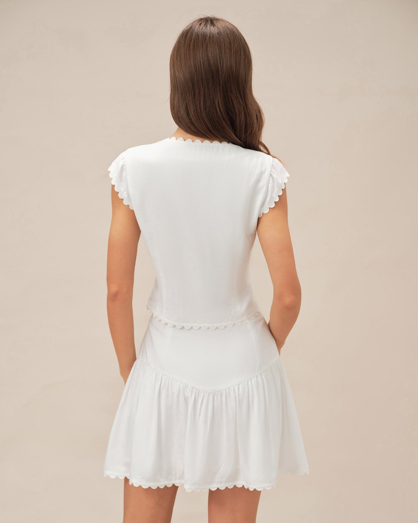 Falda Mini con Botones y Fruncido — Blanco