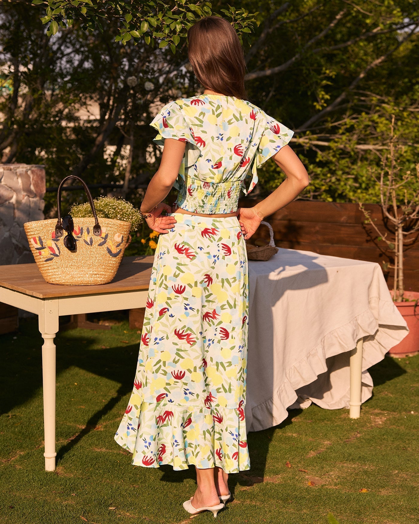 Falda Midi Floral con Volantes — Multicolor