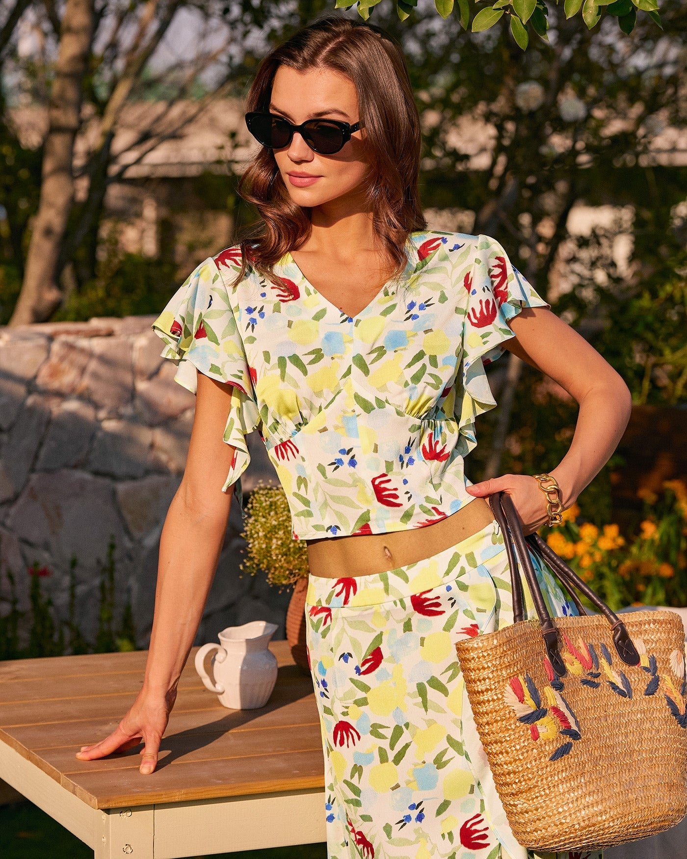 Camiseta Cuello Pico Volantes — Floral