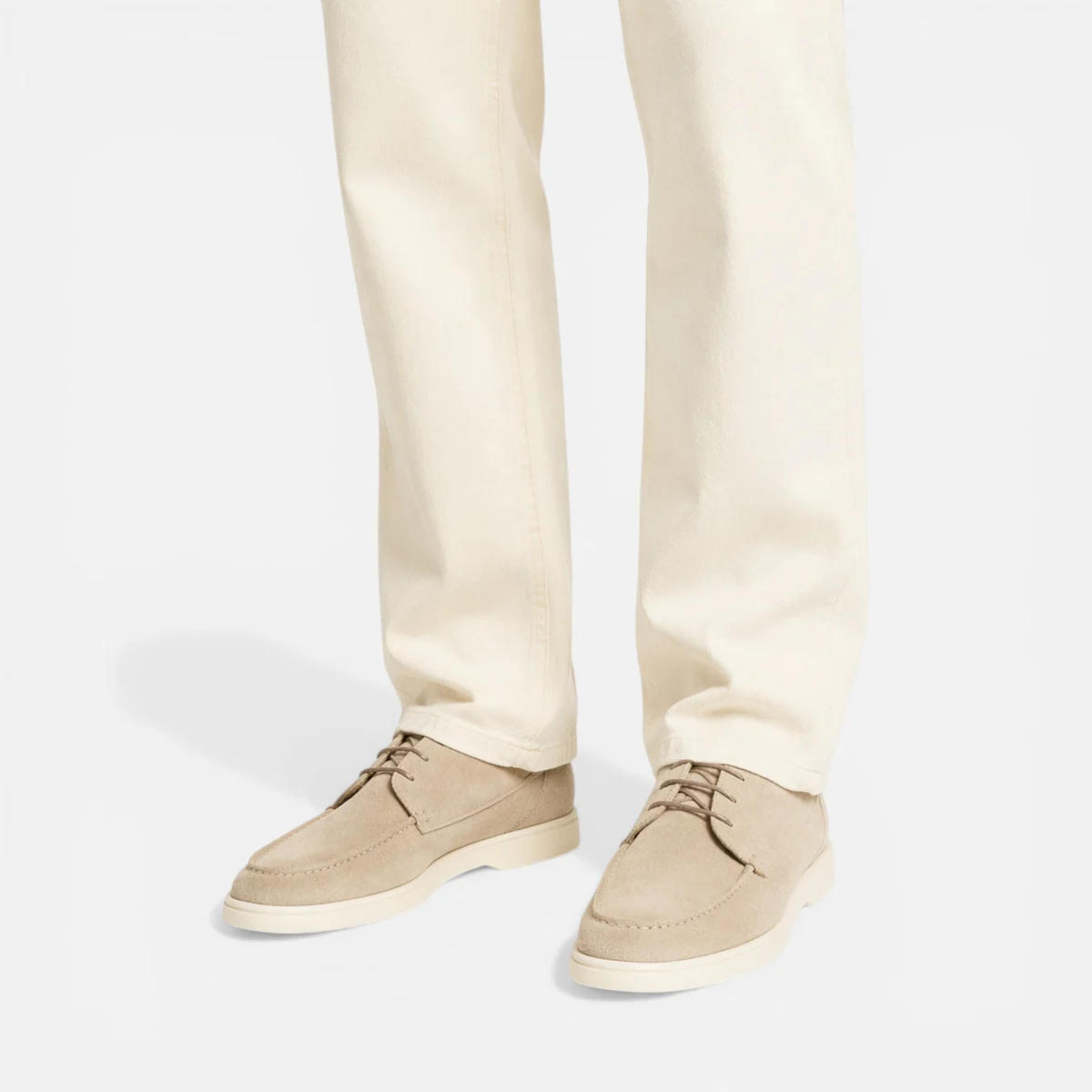 Zapatos de hombre con cordones y costura en la puntera
